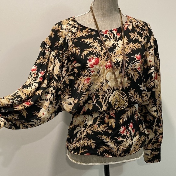 H&m Black Floral Batwing Sleeved Blouse Medium - Picture 4 of 14